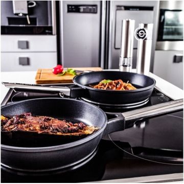 Tigaie Taurus, Ambition, 22 cm, aluminiu turnat, invelis Teflon Platinum